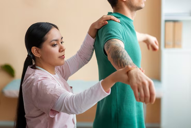 Therapist for Shoulder Pain